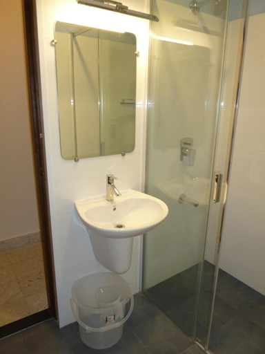 Bathroom 5, Sree Parthi Hotel, Anantapur