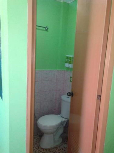 Bathroom 3, MWR Pension House by Cocotel, Oslob