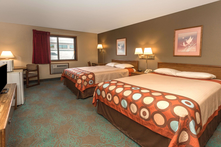 Bedroom 5, Super 8 by Wyndham Hartford WI, Washington