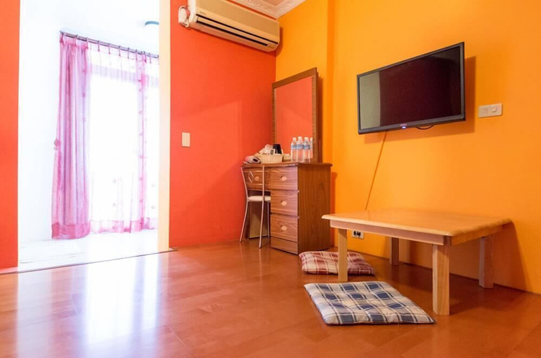 Others 4, Dog House, Taitung
