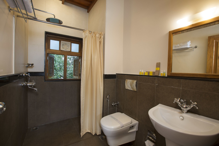 Bathroom 3, Bracknell Forest, Idukki
