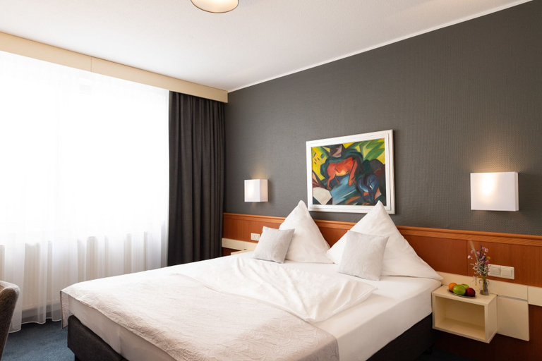 Bedroom 2, Parkhotel Herne, Herne