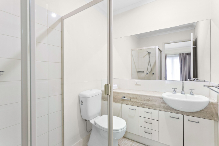 Bathroom 4, MainStay Suites Kew, Melbourne
