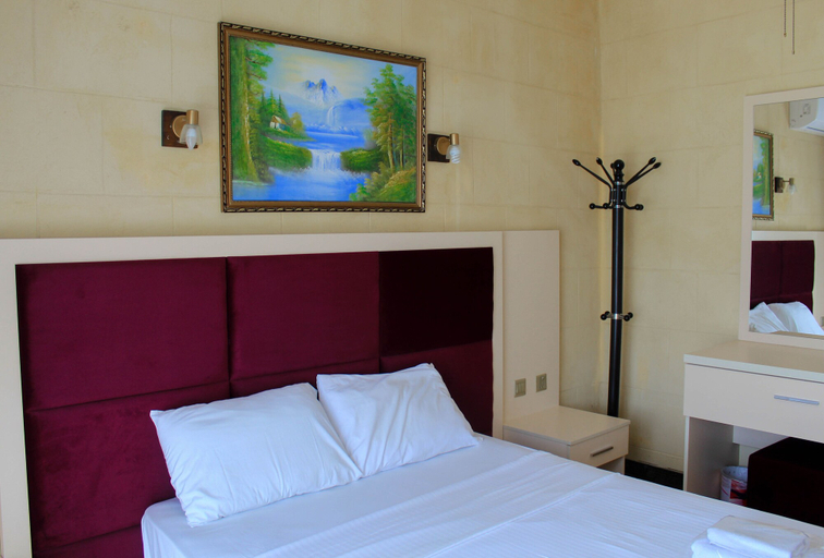 Bedroom 2, Lapida Garden Hotel