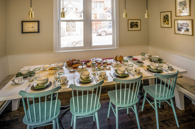 Food & Drinks 5, Dunton Town House, San Miguel