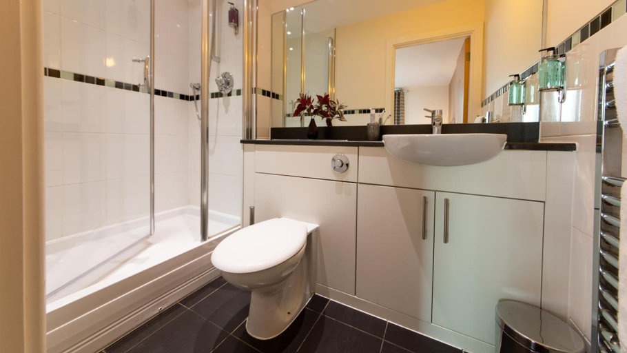 Bathroom 4, The Spires Serviced Apartments Birmingham, Birmingham