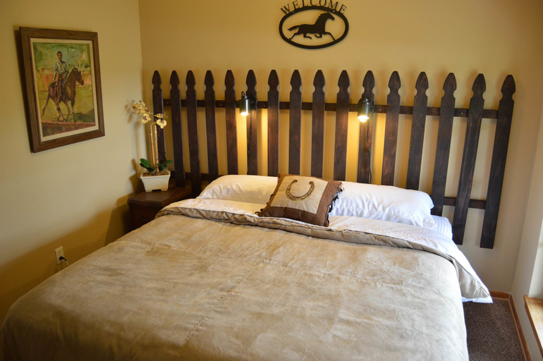 Bedroom 1, Night Bird Ranch, Fayette