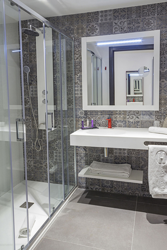Bathroom 4, Boutique Hostemplo Sagrada Familia, Barcelona