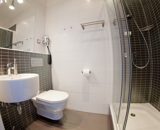 Bathroom 4, Marmontova Luxury Rooms, Split