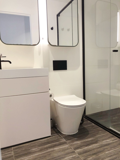 Bathroom, CBD Amazing view 2 Bedrooms Apartments, Melbourne