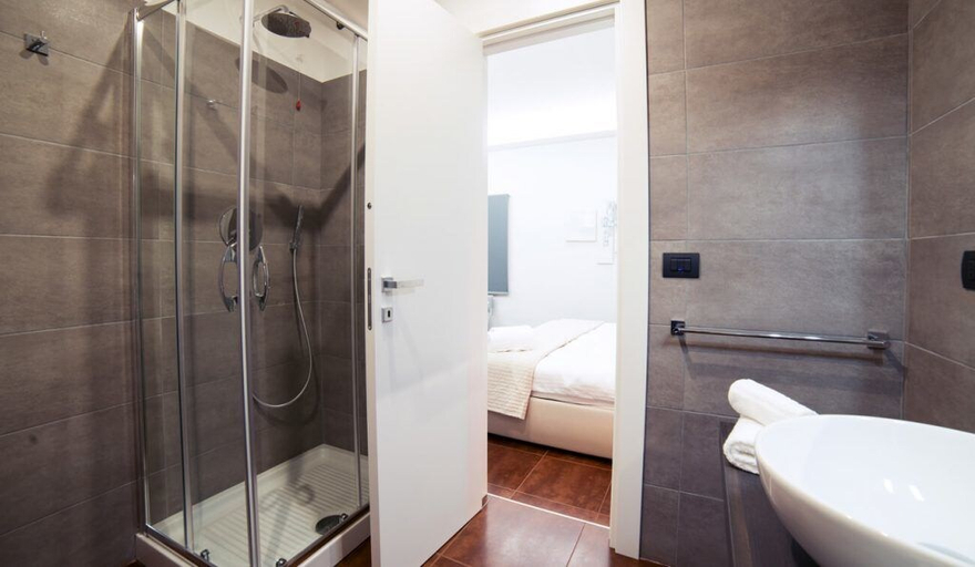 Bathroom 5, Glam House, Salerno