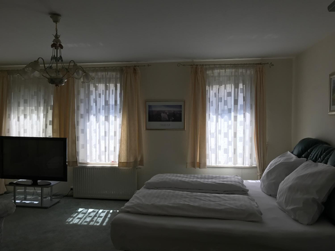 Bedroom 4, Hotel Zur Sonne, Vogtlandkreis