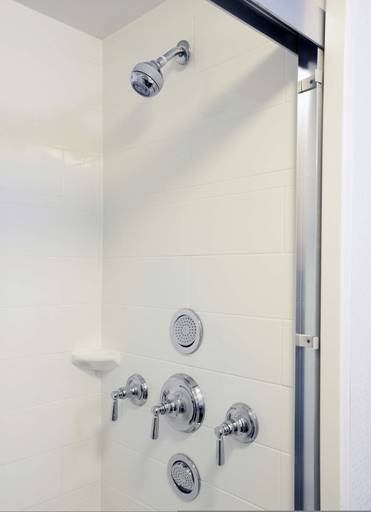 Bathroom 4, Hampton Inn & Suites Cincinnati / Kenwood, Hamilton