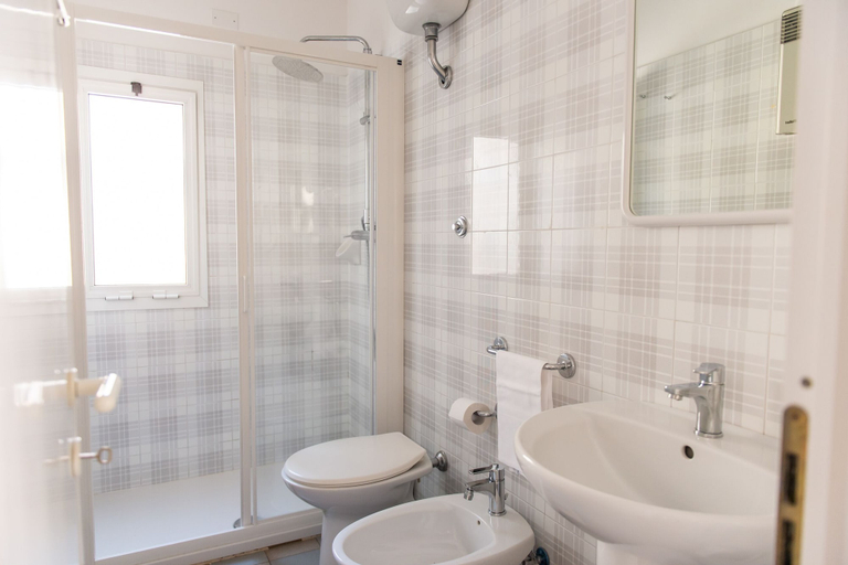 Bathroom 3, Salinello Camping Village, Teramo
