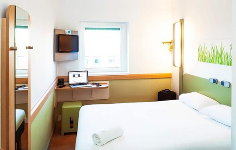 Bedroom 4, ibis budget Manchester Salford Quays, Manchester