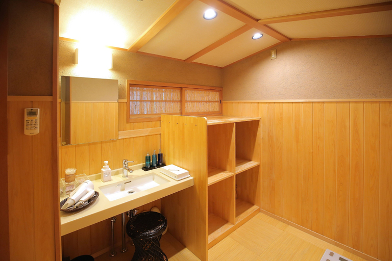 Bathroom 4, Ryori Ryokan Tsurugata, Kurashiki