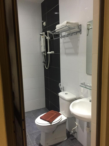 Bathroom 4, Ayer Hitam Hotel, Kluang