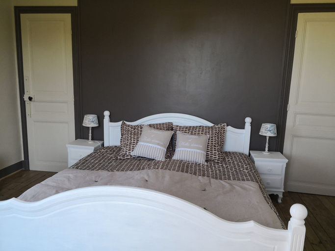 Bedroom 3, Maison Courbarien, Creuse