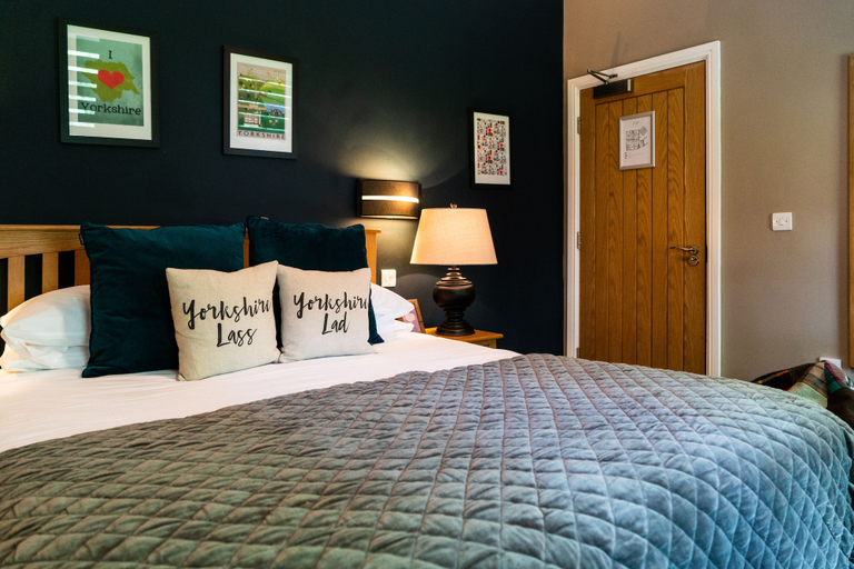 Bedroom 2, Grantham Arms, North Yorkshire