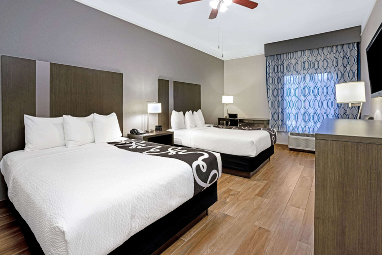 Bedroom 3, La Quinta Inn & Suites by Wyndham Conroe, Montgomery