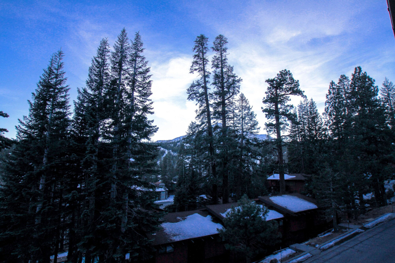 Exterior & Views 2, Mammoth Ski & Racquet Club, Mono