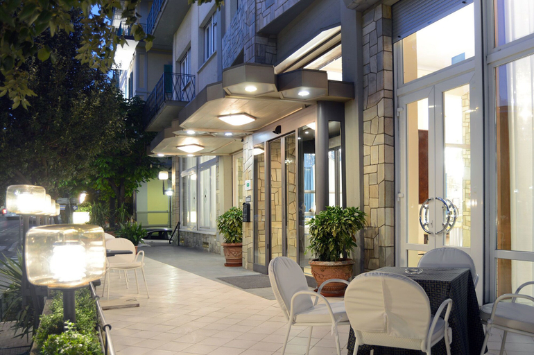 Exterior & Views 2, Ambasciatori Palace, Pistoia