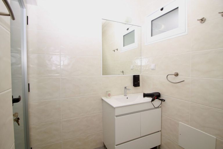 Bathroom 4, Casas da Avenida e do Pico, Machico