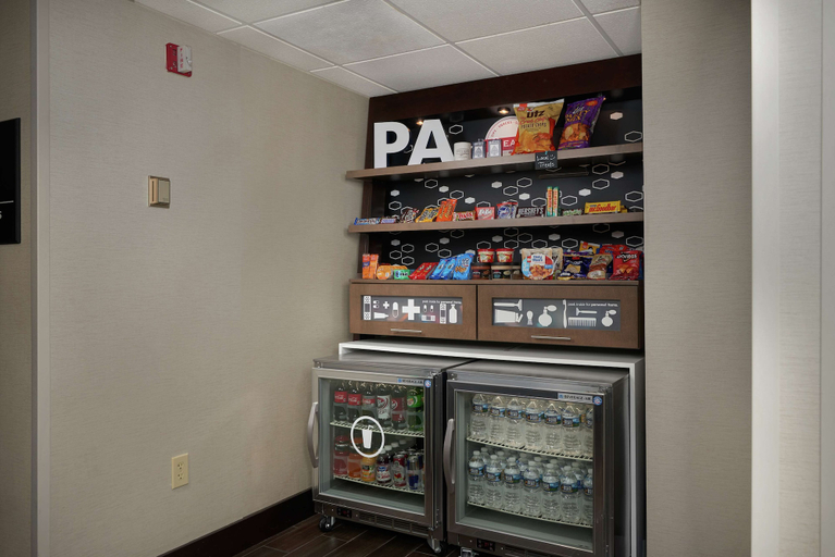 Food & Drinks 5, Hampton Inn Hanover, York