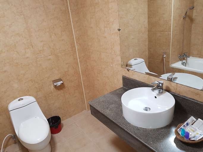 Bathroom 4, Hotel Aye Chan Thar, Yamethin