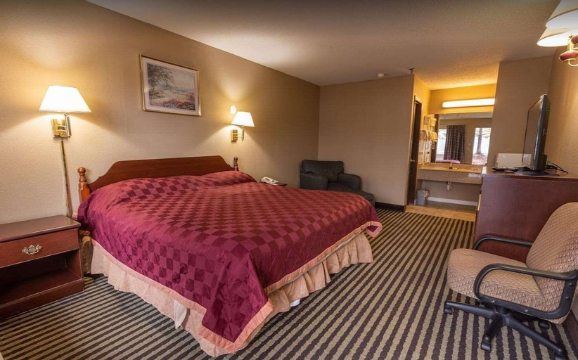 Bedroom 2, Americas Best Inn - Eureka, Saint Louis