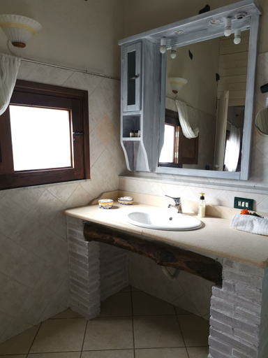 Bathroom 3, La Fattoria dei Nonni Resort dell'Etna, Catania