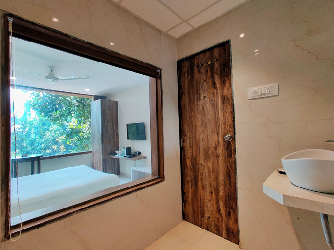 Bathroom 5, Pushp Vatika Resort & Lawns, Raigarh