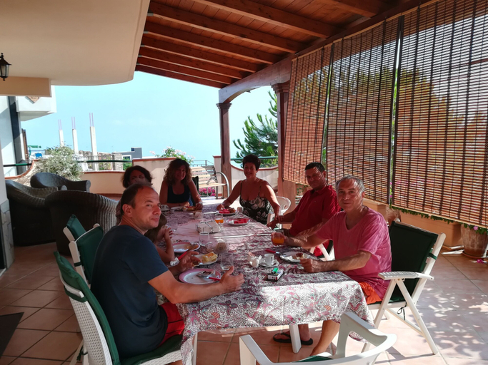 Food & Drinks 5, La Collina B&B, Messina