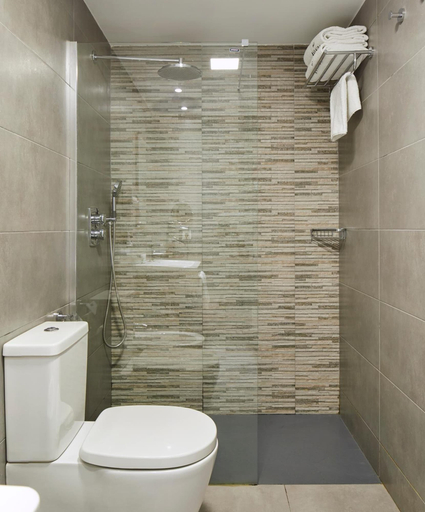 Bathroom 4, Hotel Avenida, Navarra