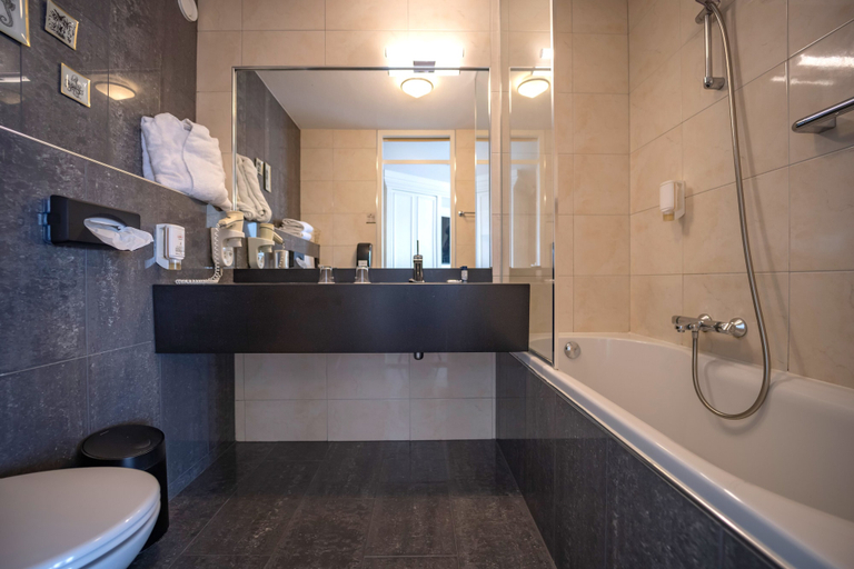 Bathroom 5, Fletcher Hotel - Restaurant Arion - Vlissingen, Vlissingen