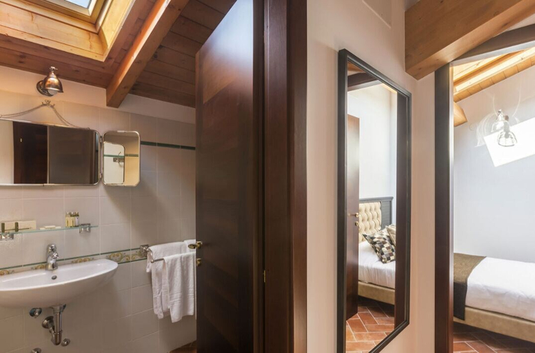 Bathroom 4, BOMA COUNTRY HOUSE, Rome