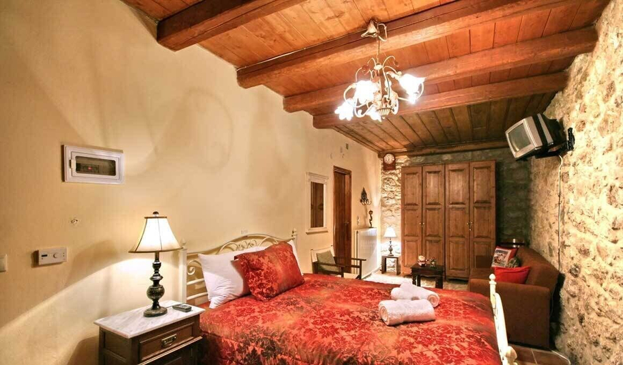 Bedroom 2, Archontiko Kolokotroni, Peloponnese