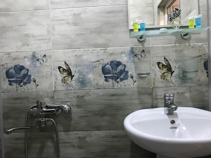 Bathroom 3, Upstairs Hotel Tbilisi, Tbilisi
