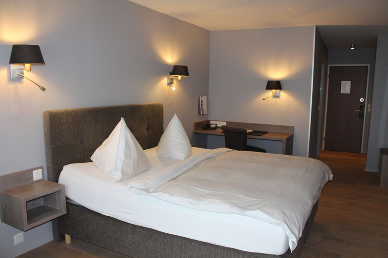 Bedroom 3, Parkhotel Langenthal, Aarwangen