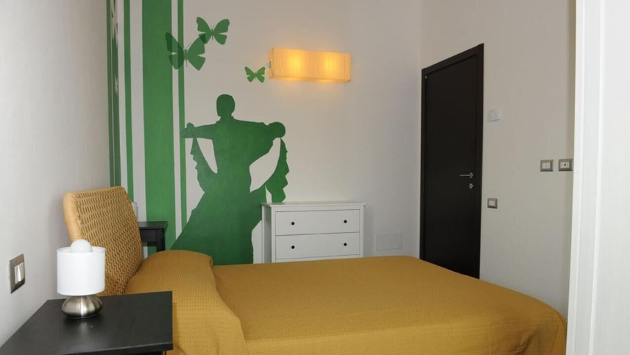 Bedroom 4, Casale Papa, Ancona