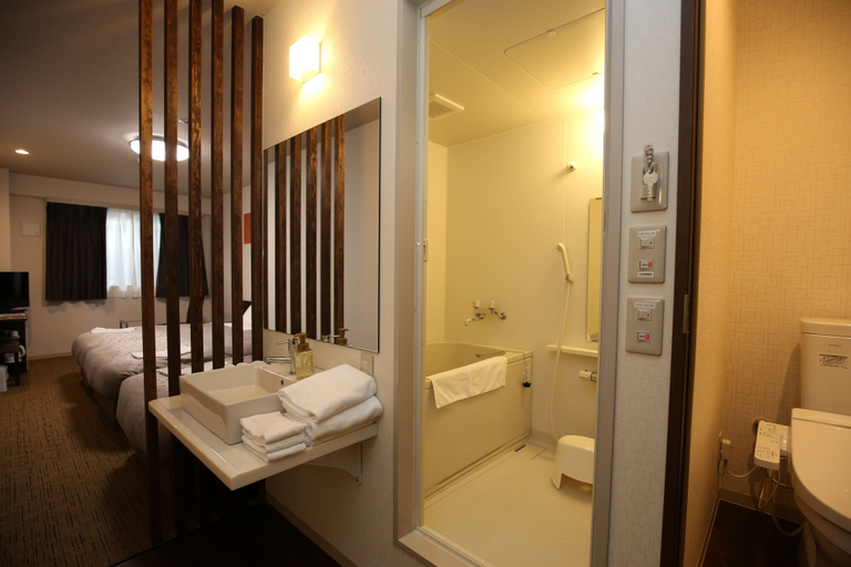 Bathroom 3, Kyoto Plaza Hotel Annex, Kyoto