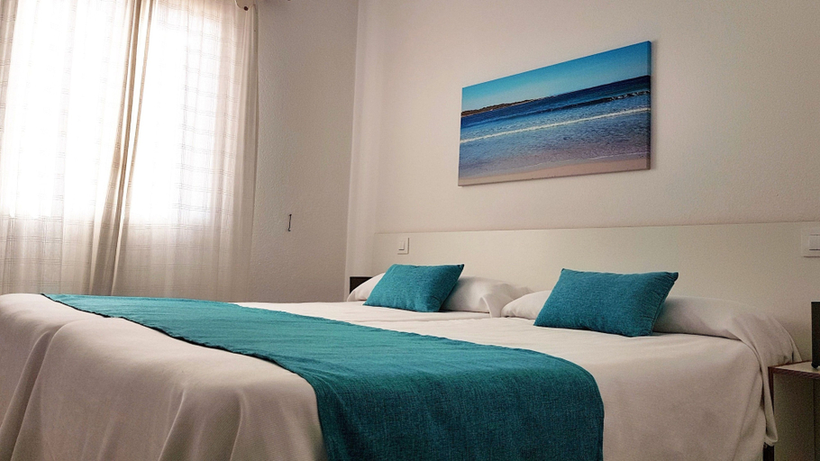 Bedroom 4, Apartamentos California I y II, Baleares