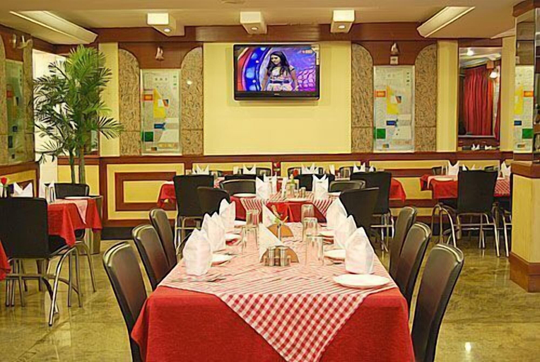 Food & Drinks 5, Ponmari Residency, The Nilgiris