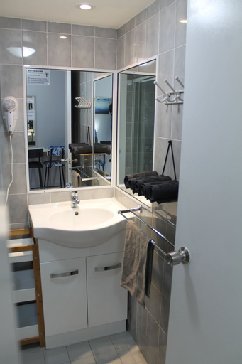 Bedroom 5, Limassol Motel, Gold Coast