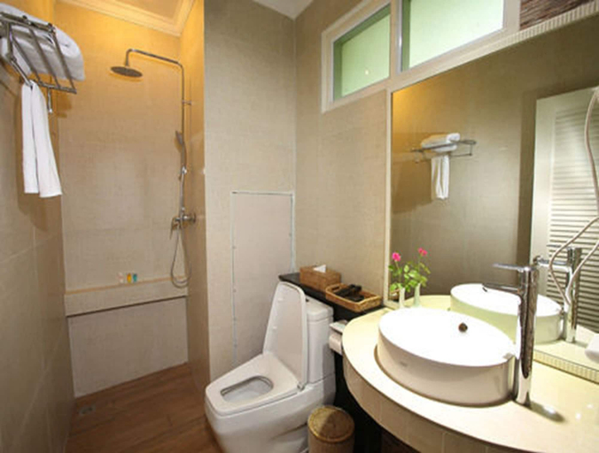 Bathroom 4, Mandalay City Hotel, Mandalay