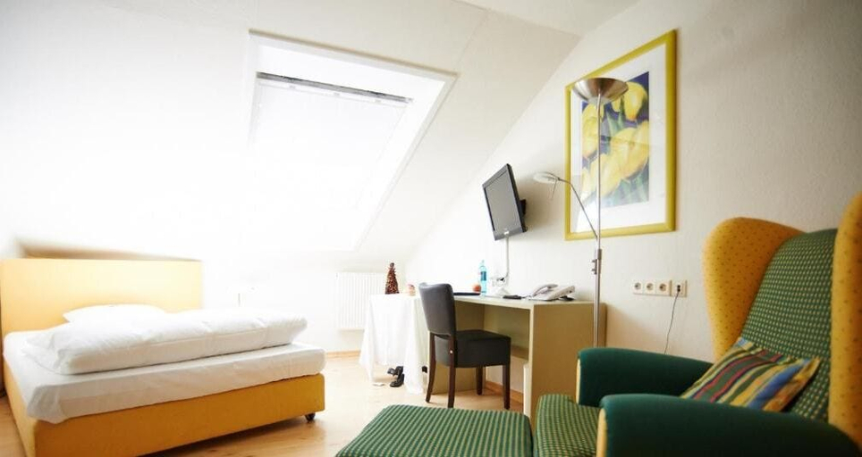 Bedroom 2, Landgasthof Läuterhäusle, Ostalbkreis