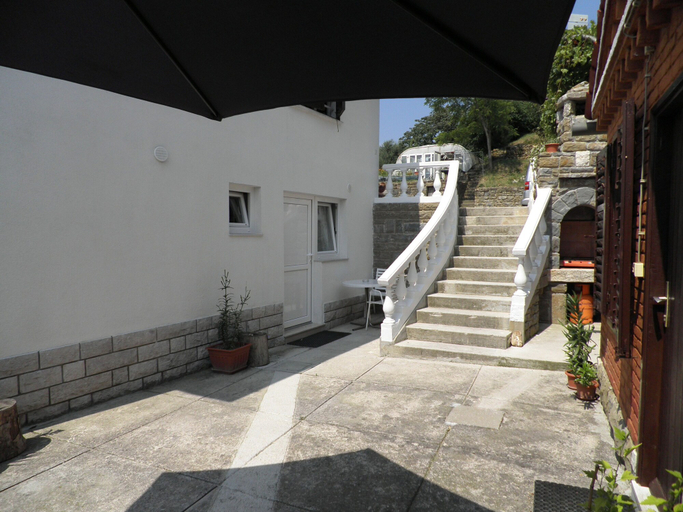 Others 5, Soncne Terase, Piran