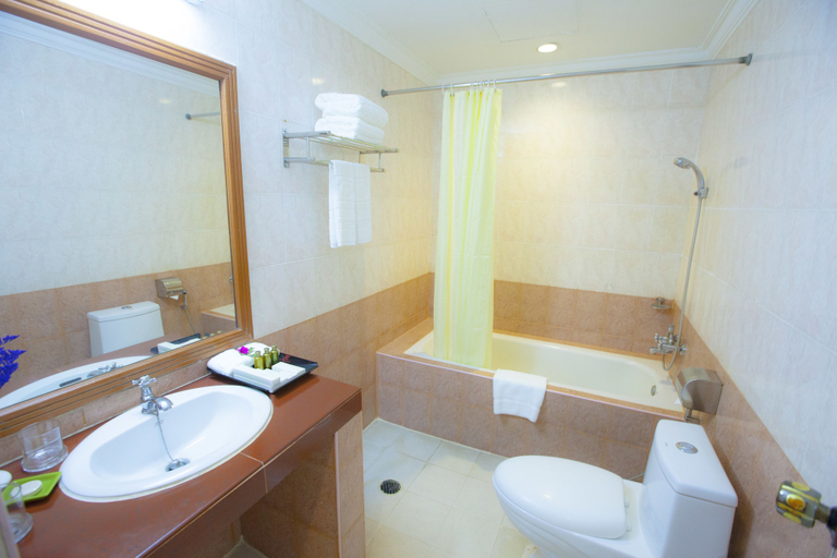 Bathroom 4, Grand Palace Hotel, Yangon