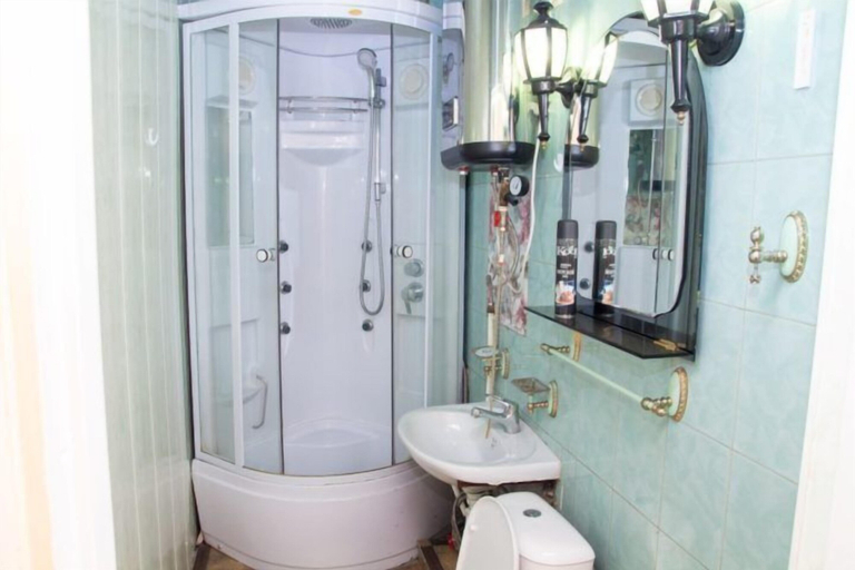 Bathroom, Apartment on Svetlanskaya St. 23, Vladivostok gorsovet