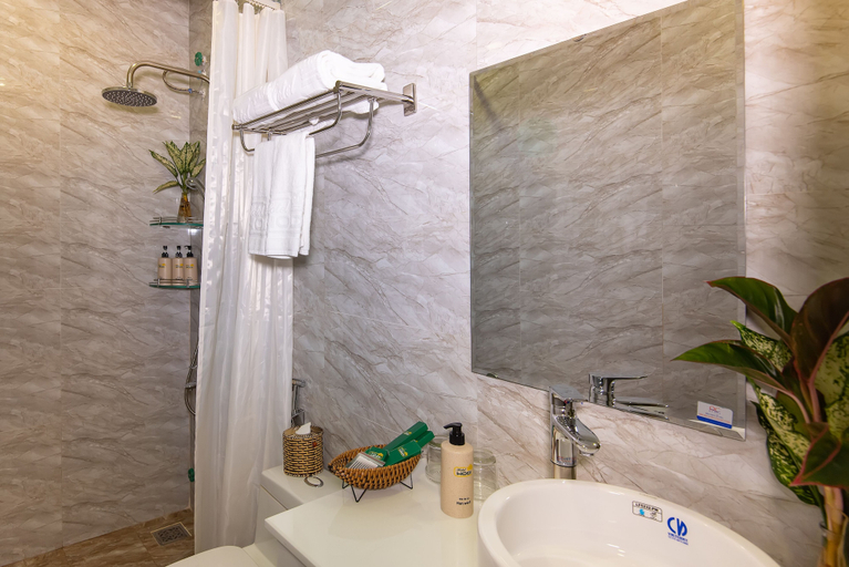 Bathroom 5, Hodi Hotel, Da Nang